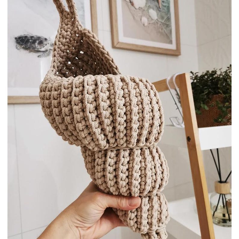 Crochet Conch Shell Hanging Storage Pocket Coastal Wall Decor