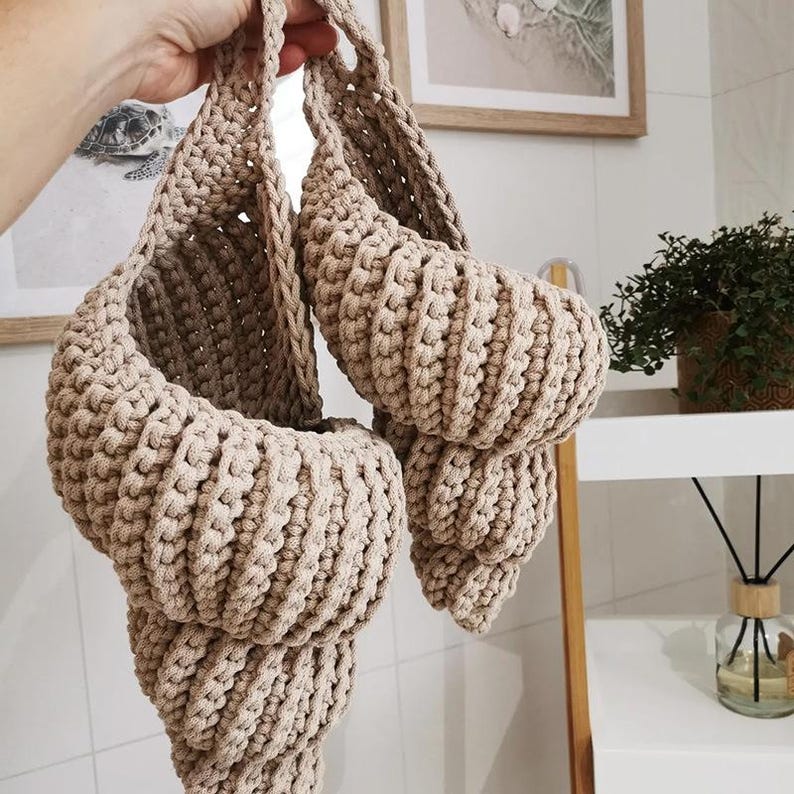 Crochet Conch Shell Hanging Storage Pocket Coastal Wall Decor